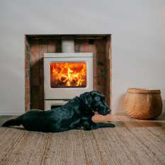 Inteligentny piec kominkowy Charnwood Skye E700 D o mocy: 7kW